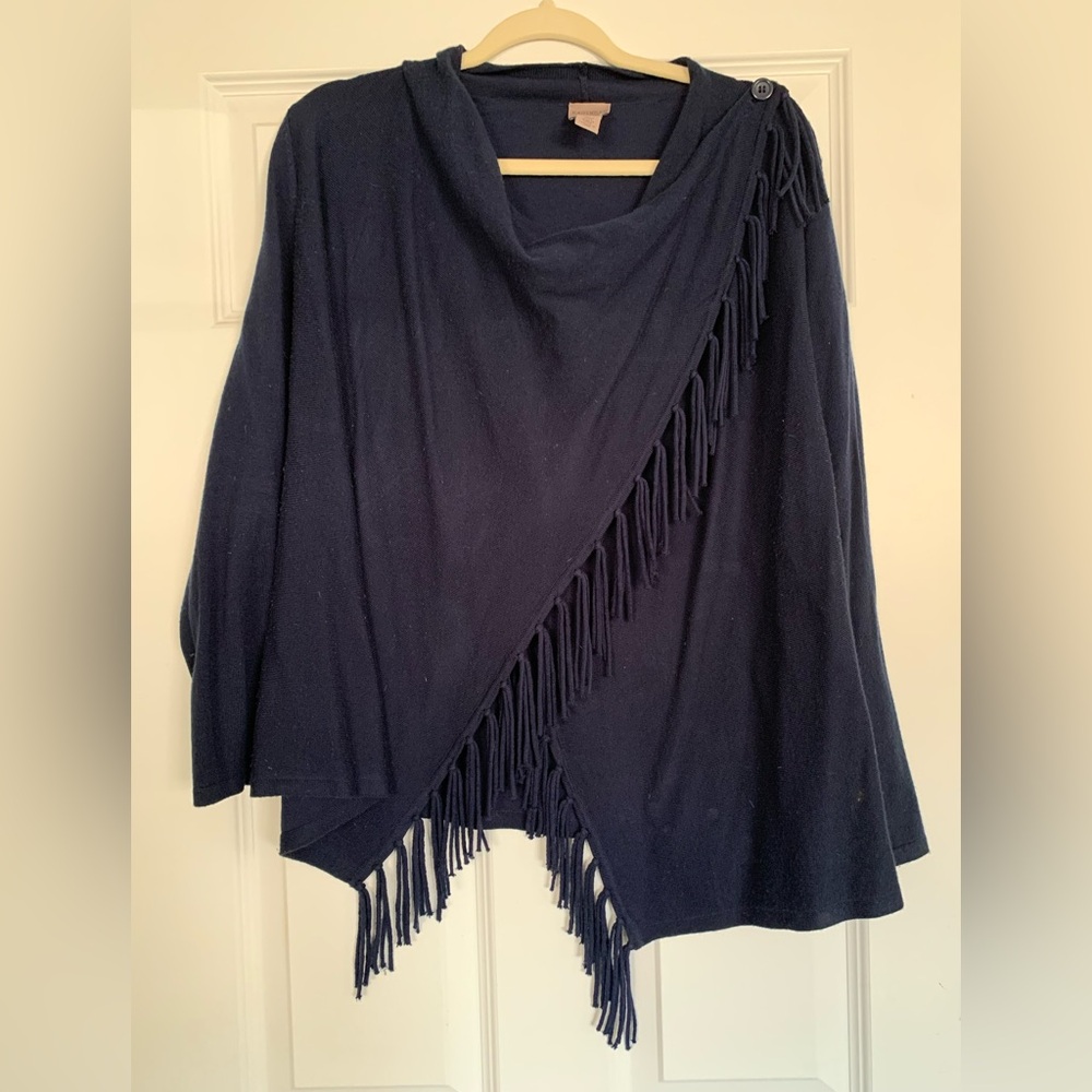 Easywear by Chico’s navy blue sweater in very good condition.